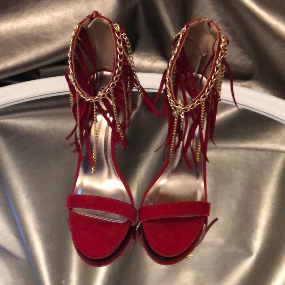 Heels - Picture 2 of 4